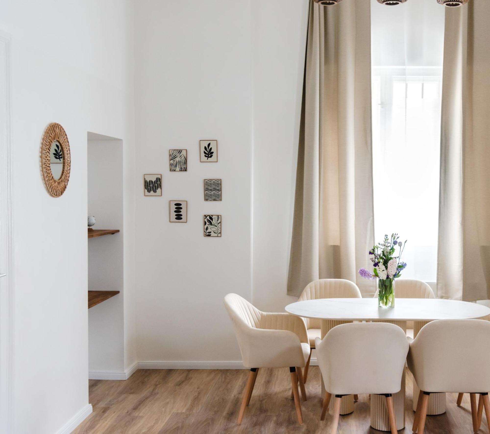 Exklusive Luxus-unterkunft In Mitte: 2 Apartments, 130m², Designer-moebel, Co2 Neutrale Reinigung