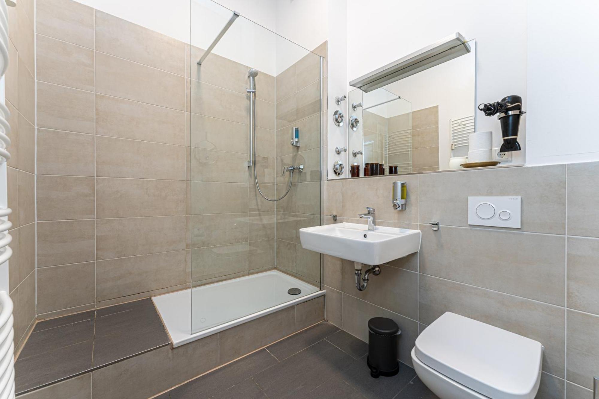 Apartment Be In Zentral Und Ruhig Fuer Familien Und Geschaeftsreisende In Schoeneberg Berlin