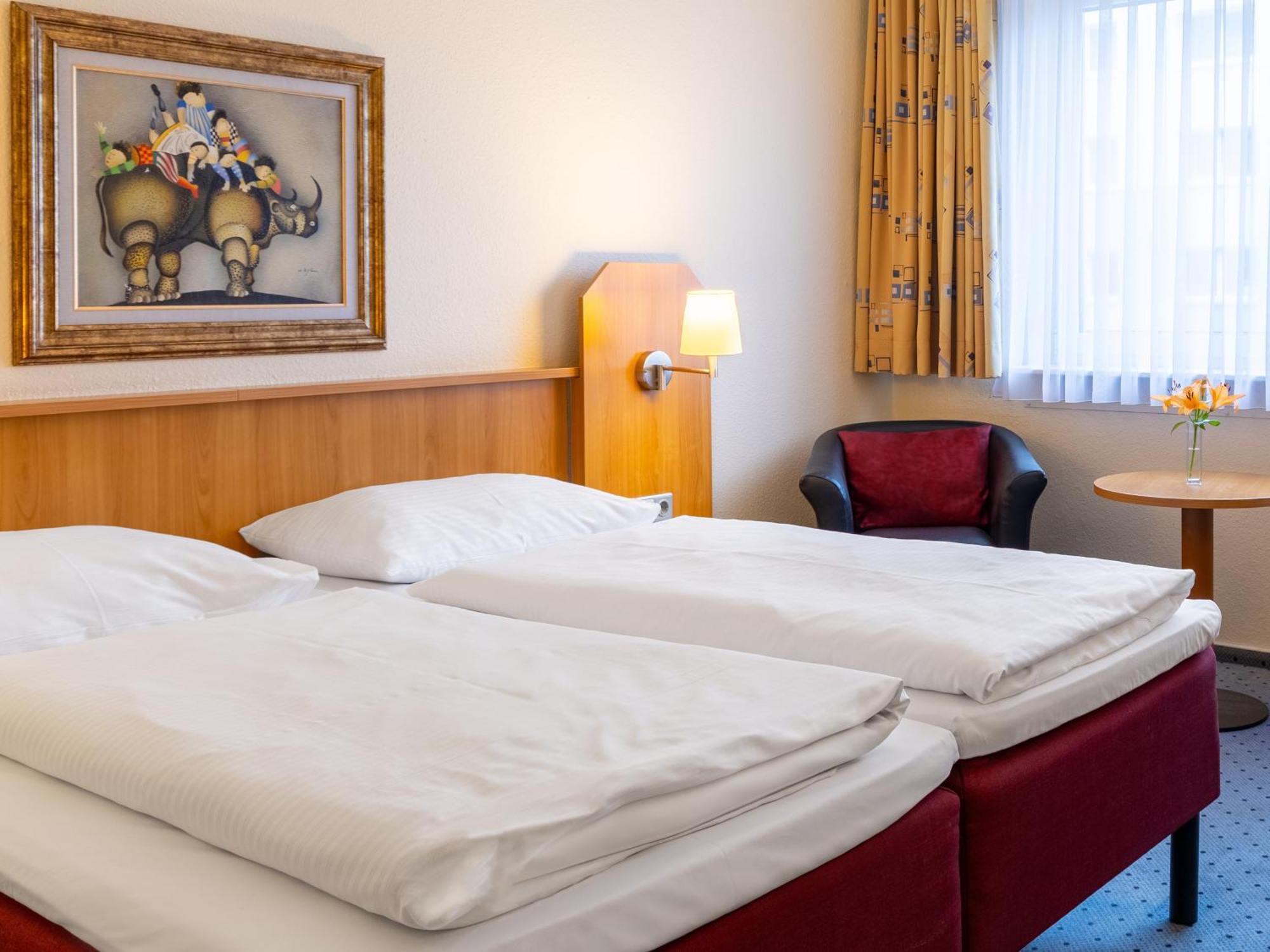Good Morning + East Hotel 3*