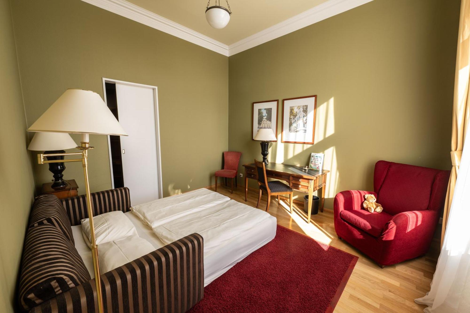 Hotel Louisa's Place 5*