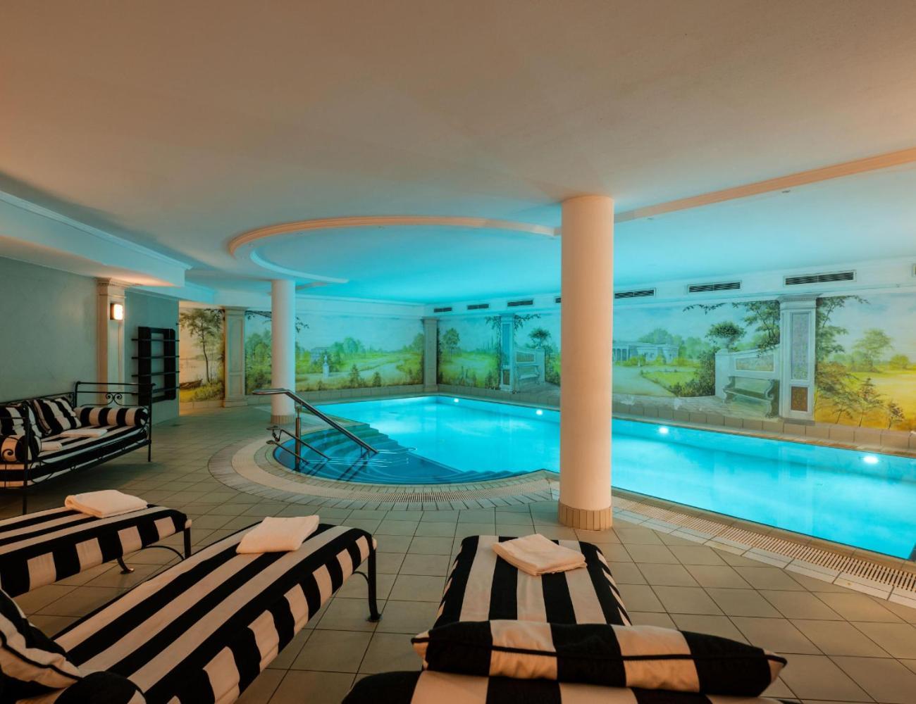 Louisa's Place Hotel 5*