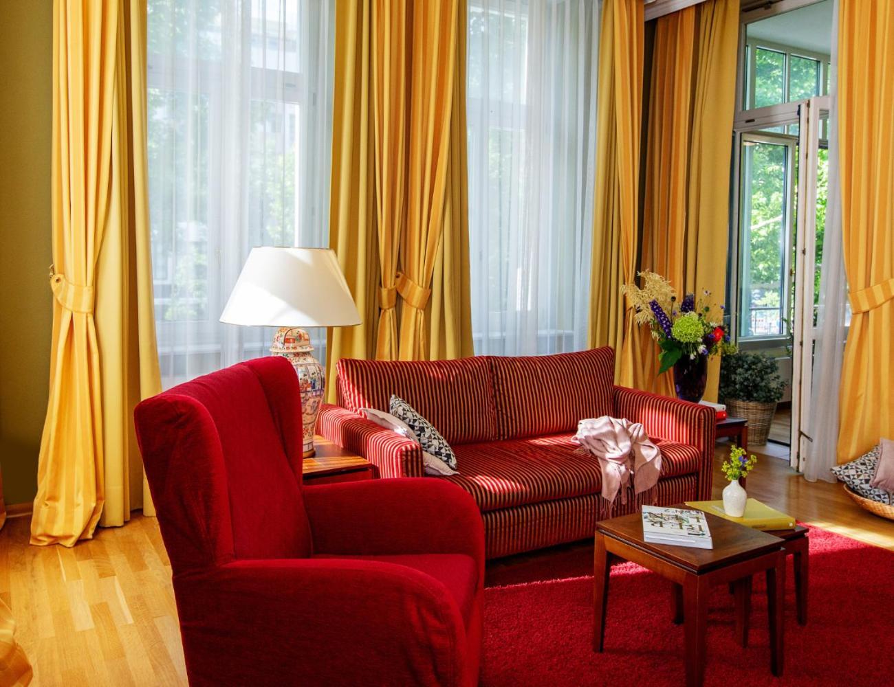 Louisa's Place Hotel