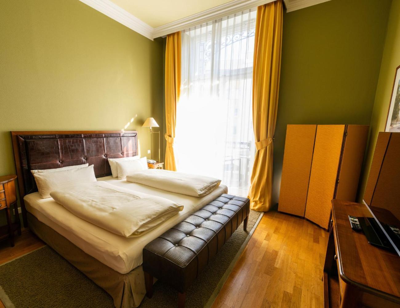Louisa's Place Hotel