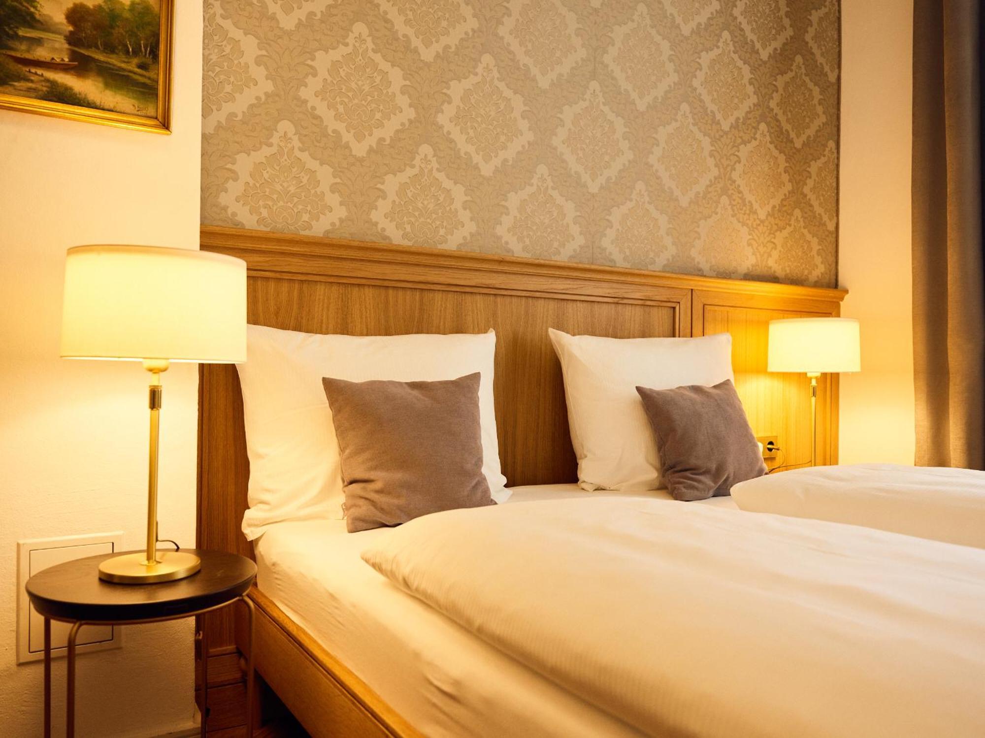 Hotel Lindenufer 3*