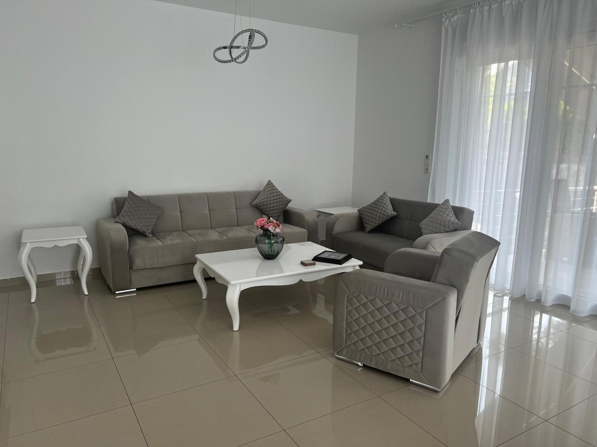 Apartment Luxus-doppelhaushaelfte Im Ruhigen Blumenviertel Berlin