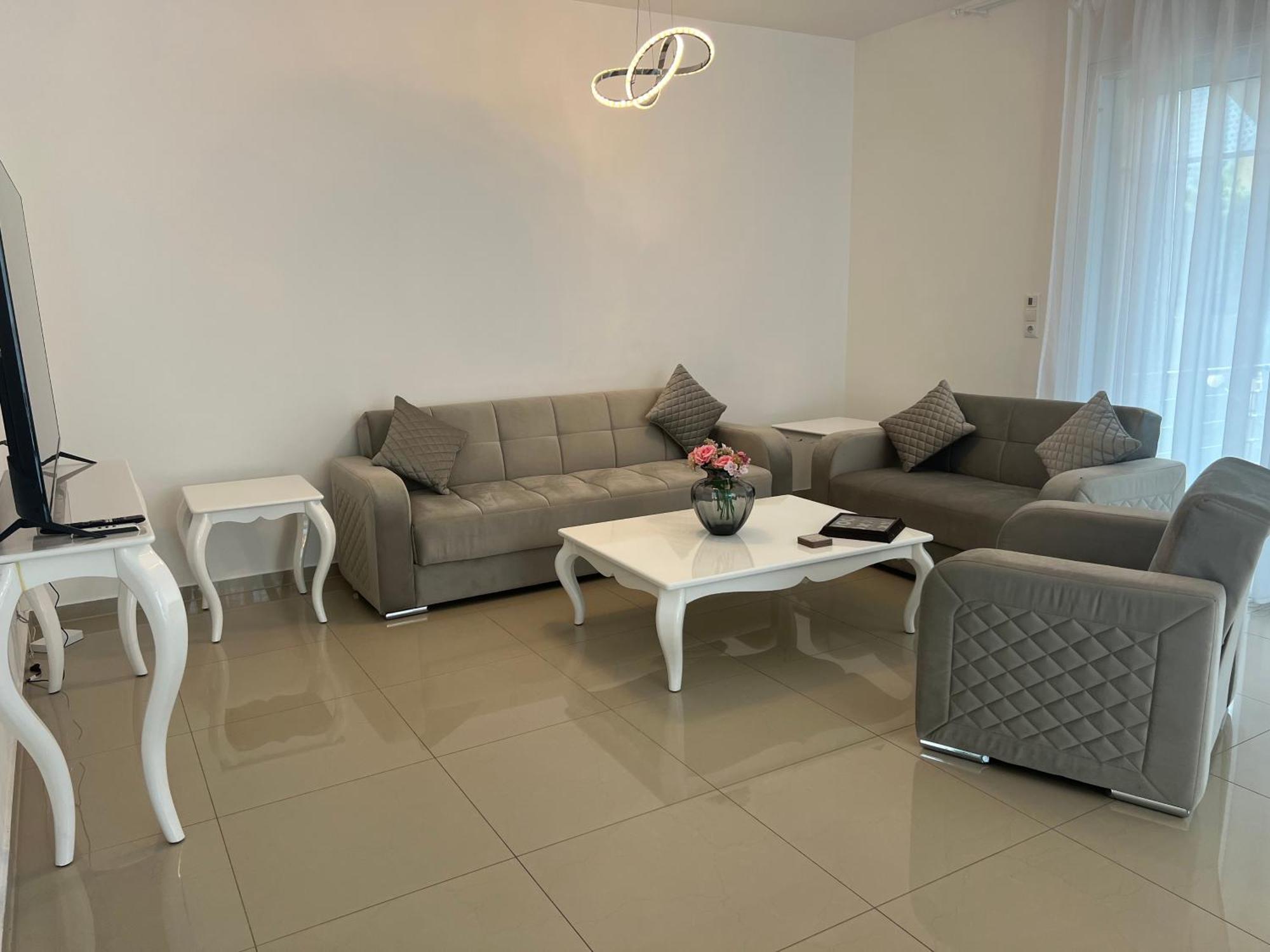 Apartment Luxus-doppelhaushaelfte Im Ruhigen Blumenviertel