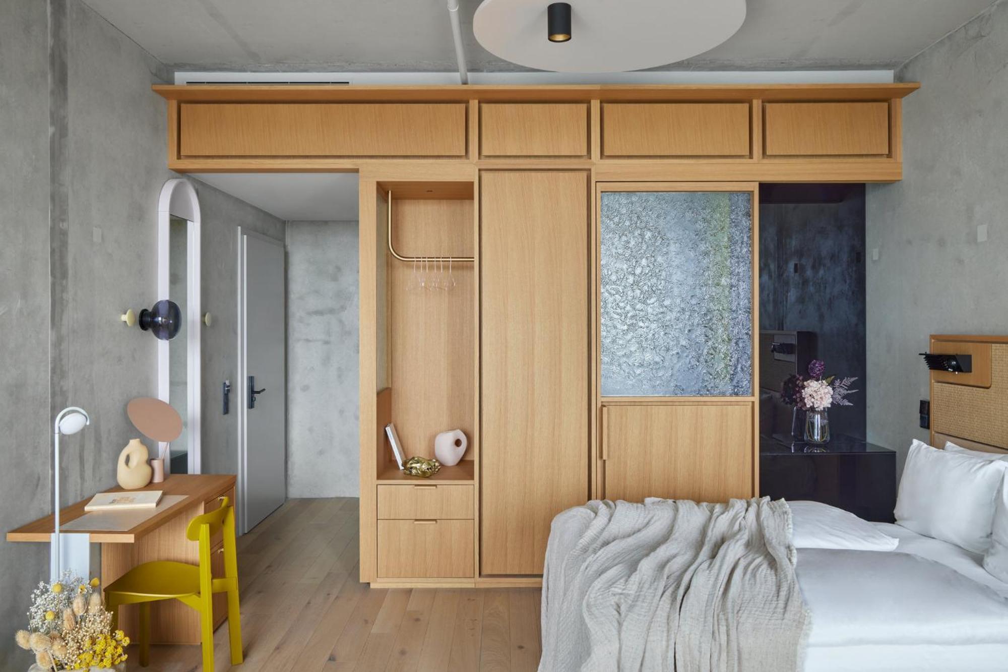 Hotel Locke At East Side Gallery Berlin
