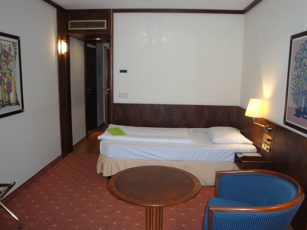 Living Weissensee Aparthotel 4*