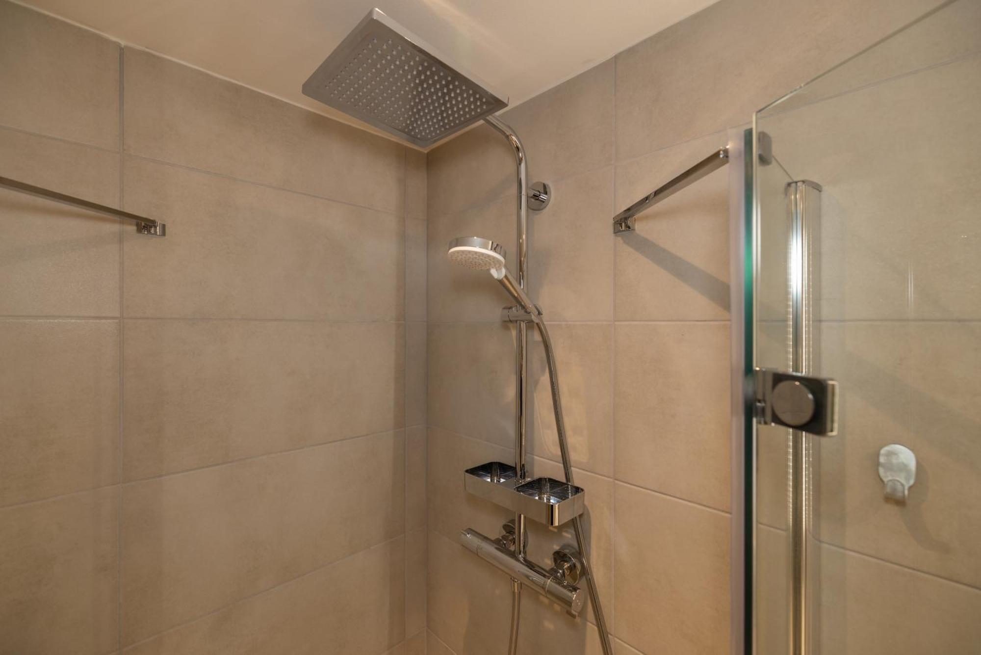 Great 2-room Loft With 2 Bathrooms And 2 Kitchen Lejlighed *