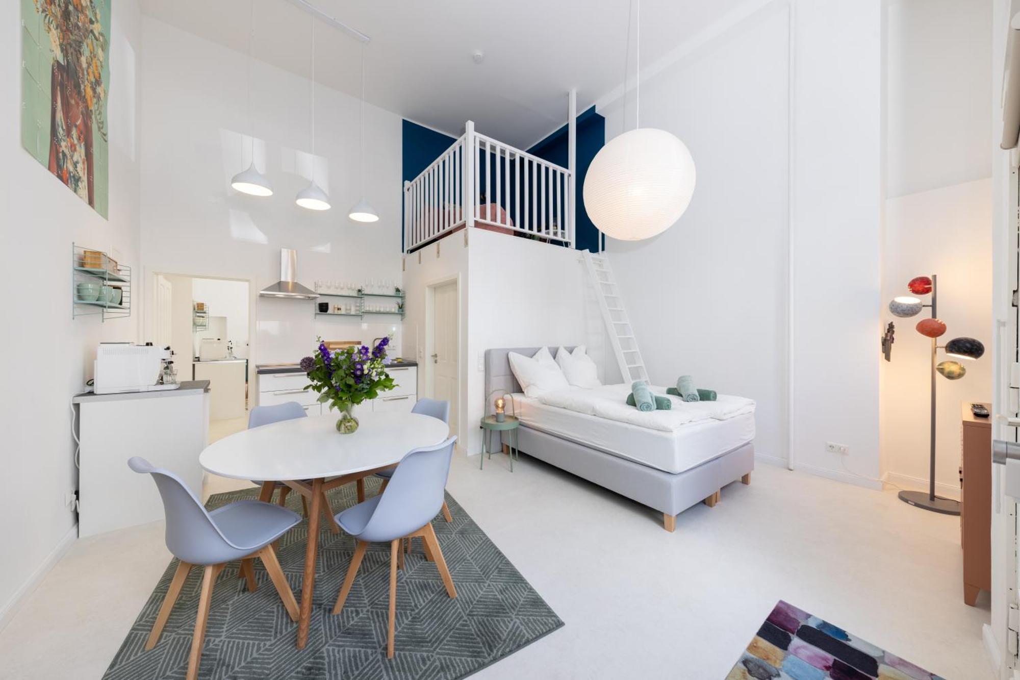 Great 2-room Loft With 2 Bathrooms And 2 Kitchen Lejlighed