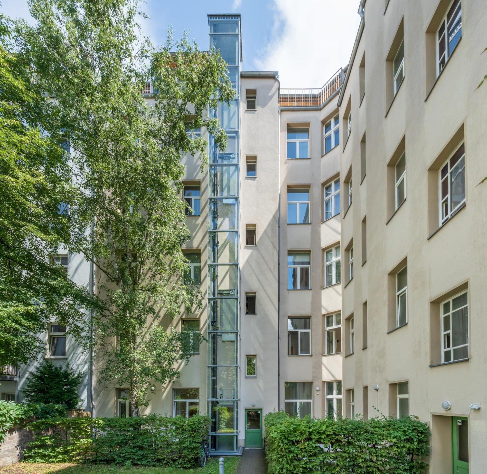 Mooeve Friedrichs Mid Berlin
