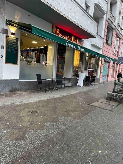 2 Mit Parkplatz