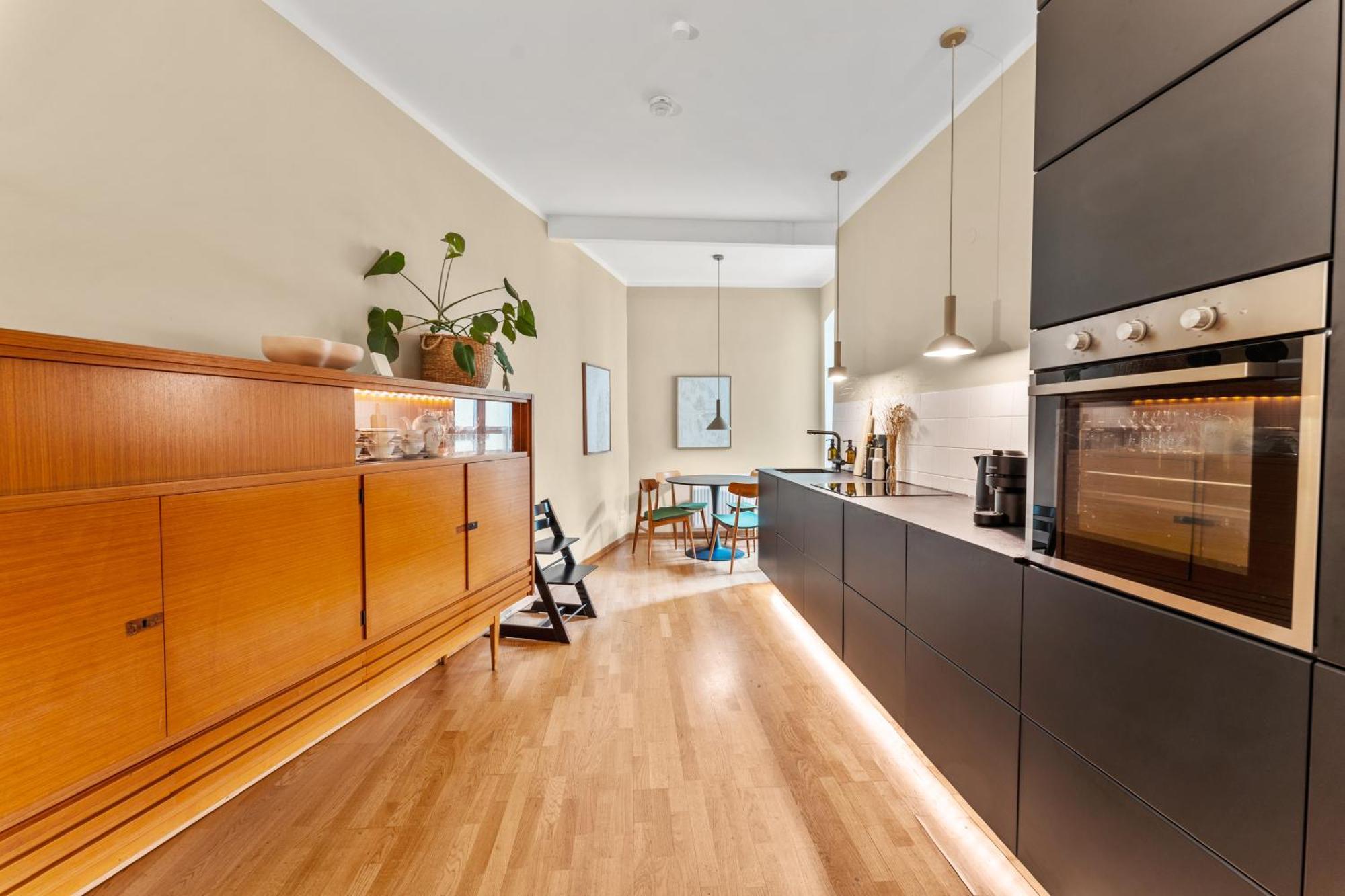 Stylish 120sqm In Berlin-mitte Apartment