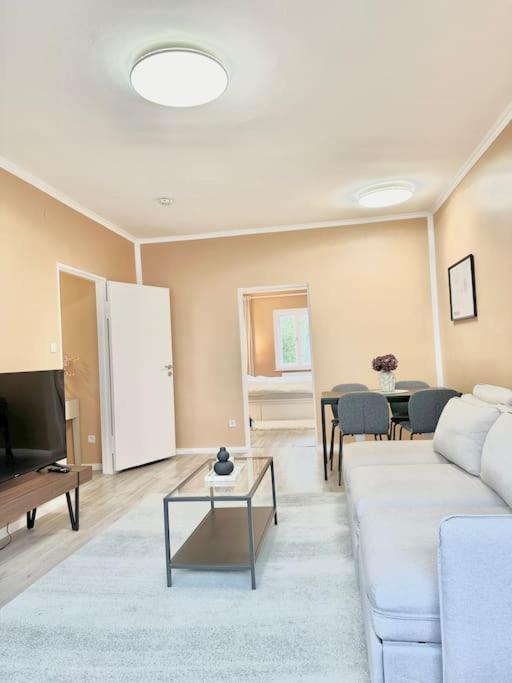 2 Mit Parkplatz Apartment