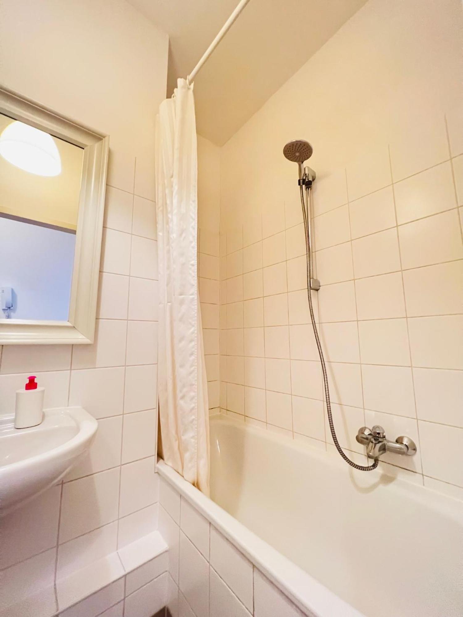 West Apartment *