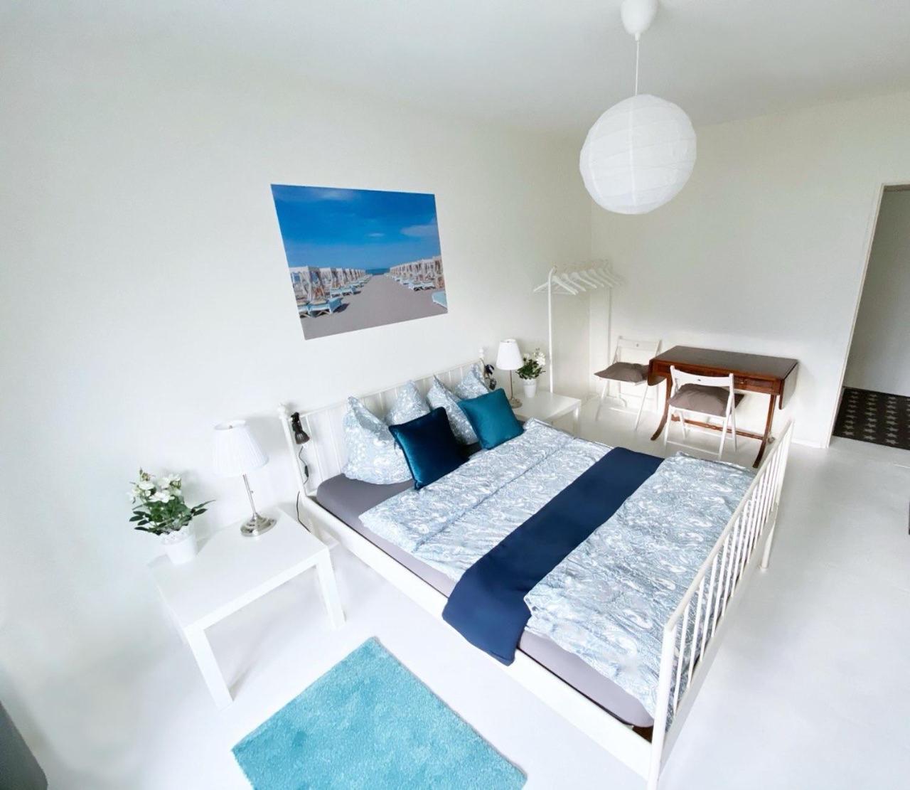 Wonderful And Cosy In The Heart Of Berlin, 1 Bedroom, 1 Living With Comfortable Bed Couch Apartment