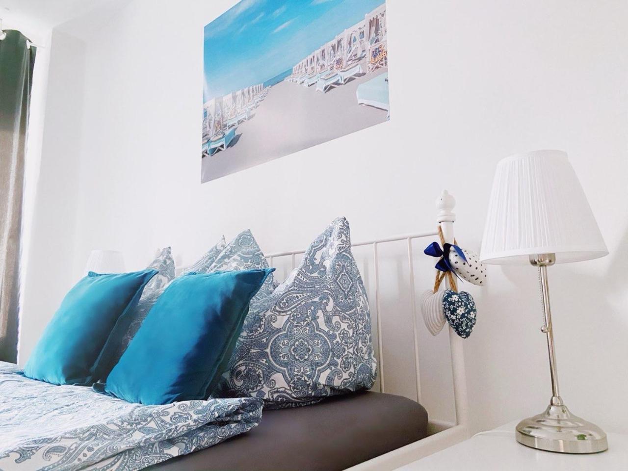 Apartment Wonderful And Cosy In The Heart Of Berlin, 1 Bedroom, 1 Living With Comfortable Bed Couch Berlin