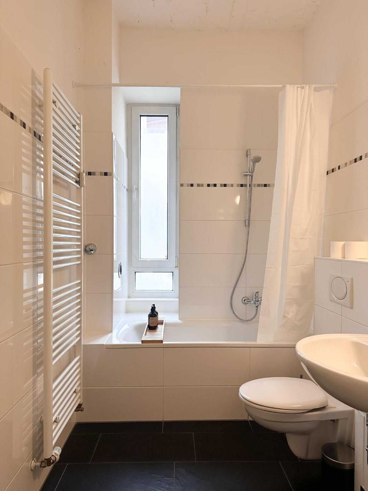 Apartment Nook Design-apartments Mit Kueche, Duschbad, Neben U-bahn Station Aber Ruhig Gelegen