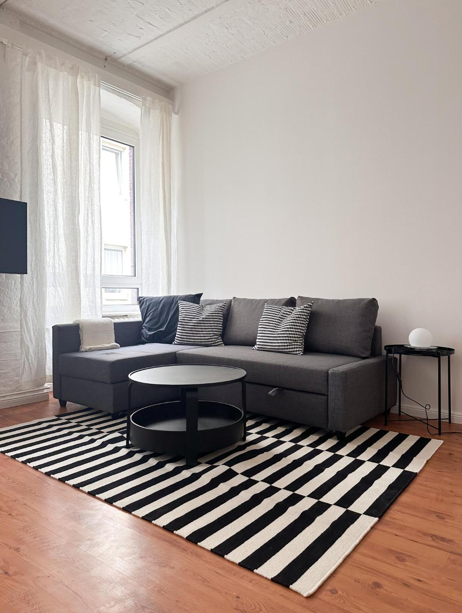 Nook Design-apartments Mit Kueche, Duschbad, Neben U-bahn Station Aber Ruhig Gelegen Apartment *