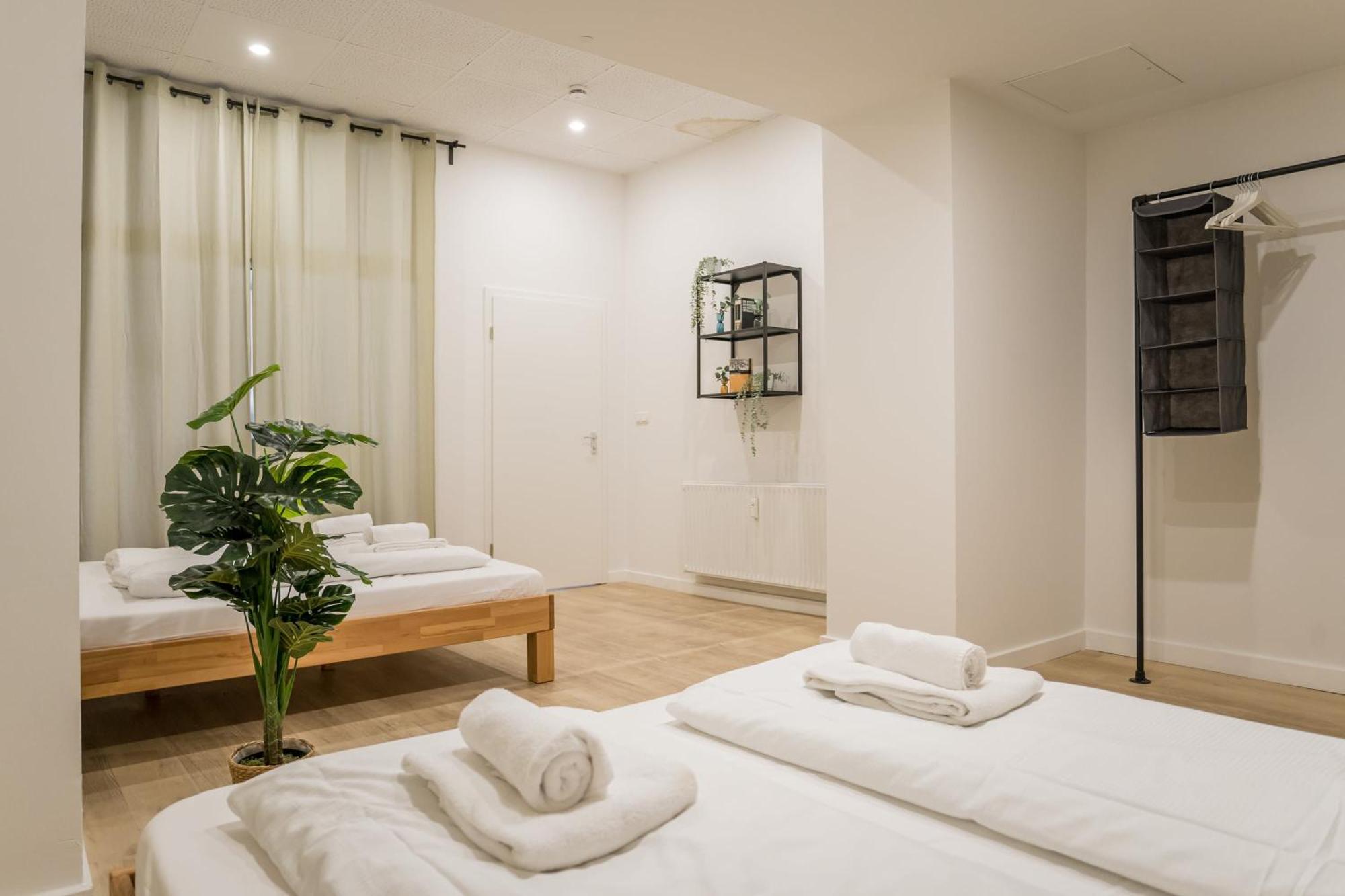 Spacious Family With 2 Bedrooms *