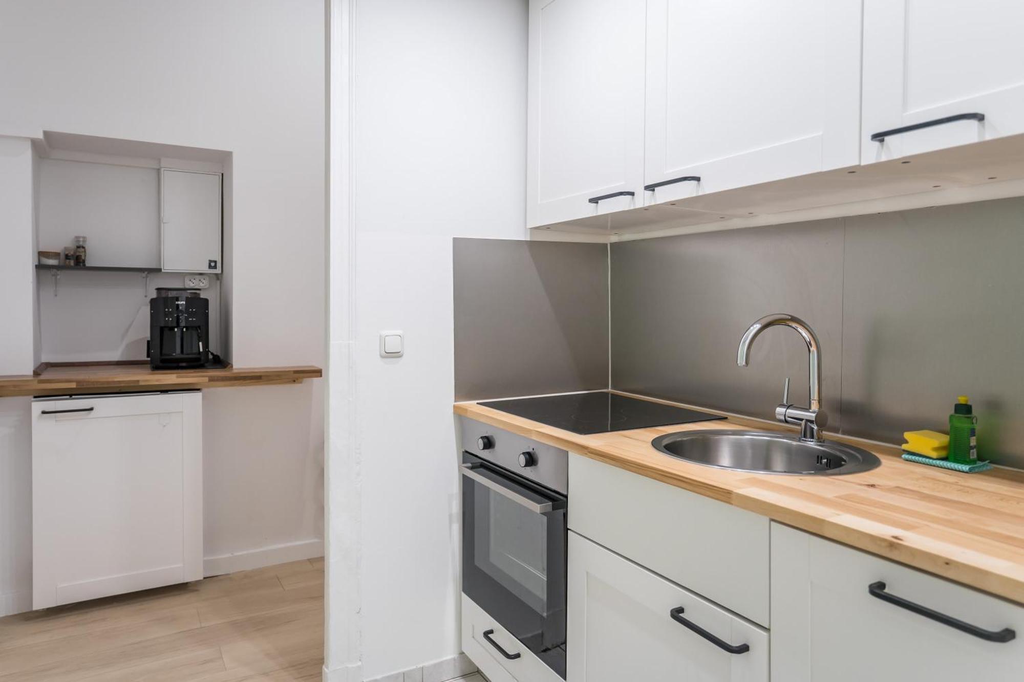 Spacious Family With 2 Bedrooms Apartment *