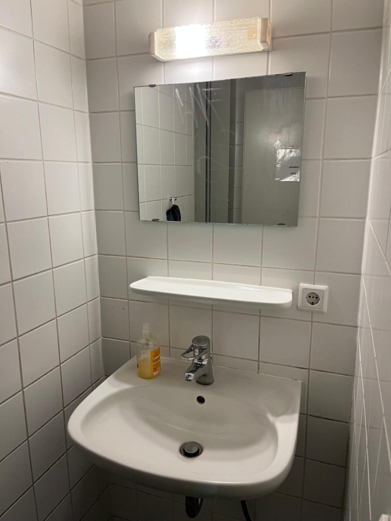Direkt Am - Toilette Und Dusche In Separatem Gebaeude * Berlin