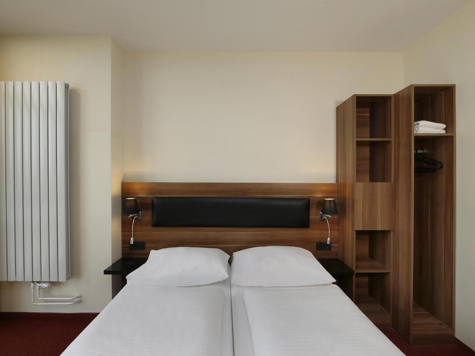 Hotel B&B Hotel Berlin-Adlershof 2*