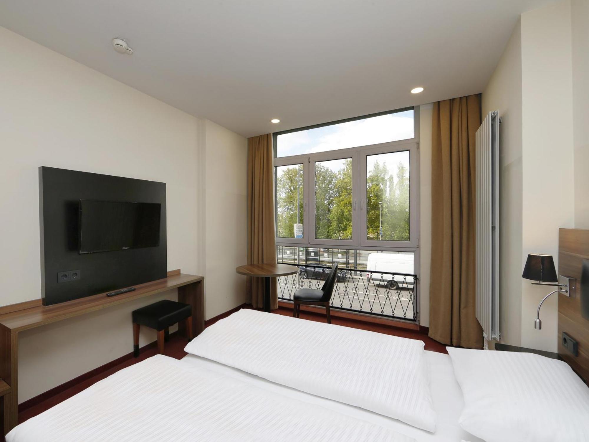B&B Hotel Berlin-Adlershof 2*