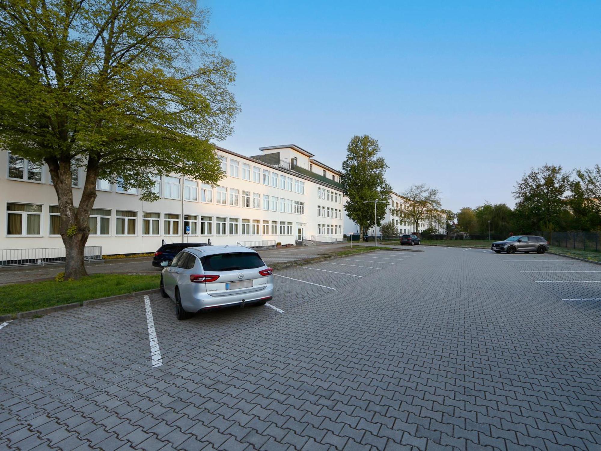 Hotel B&B Hotel Berlin-Adlershof 2*