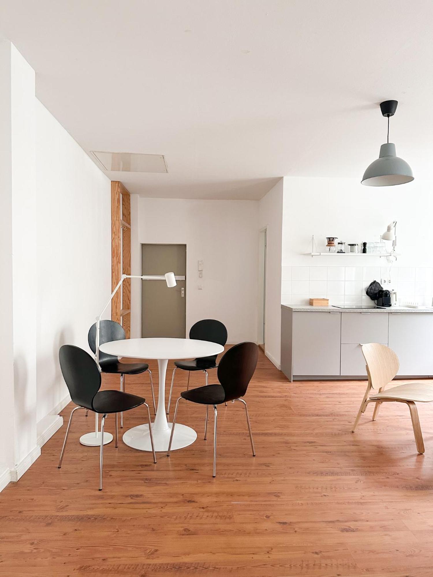 Nook Design-apartments Mit Kueche, Duschbad, Neben U-bahn Station Aber Ruhig Gelegen