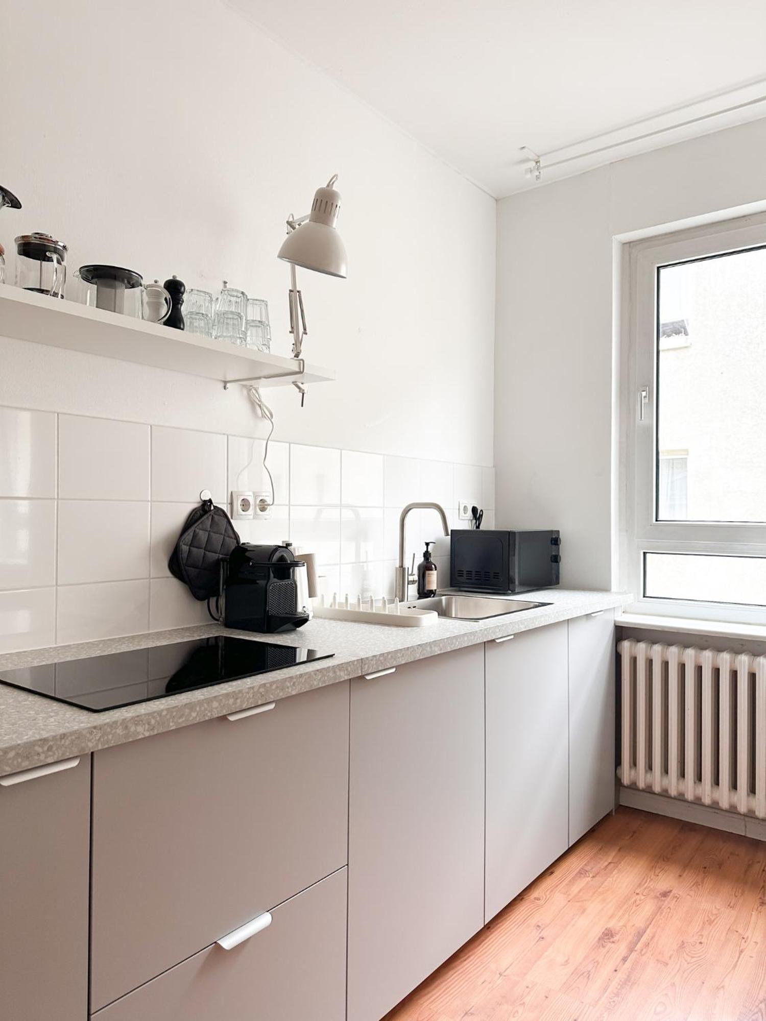 Nook Design-apartments Mit Kueche, Duschbad, Neben U-bahn Station Aber Ruhig Gelegen *