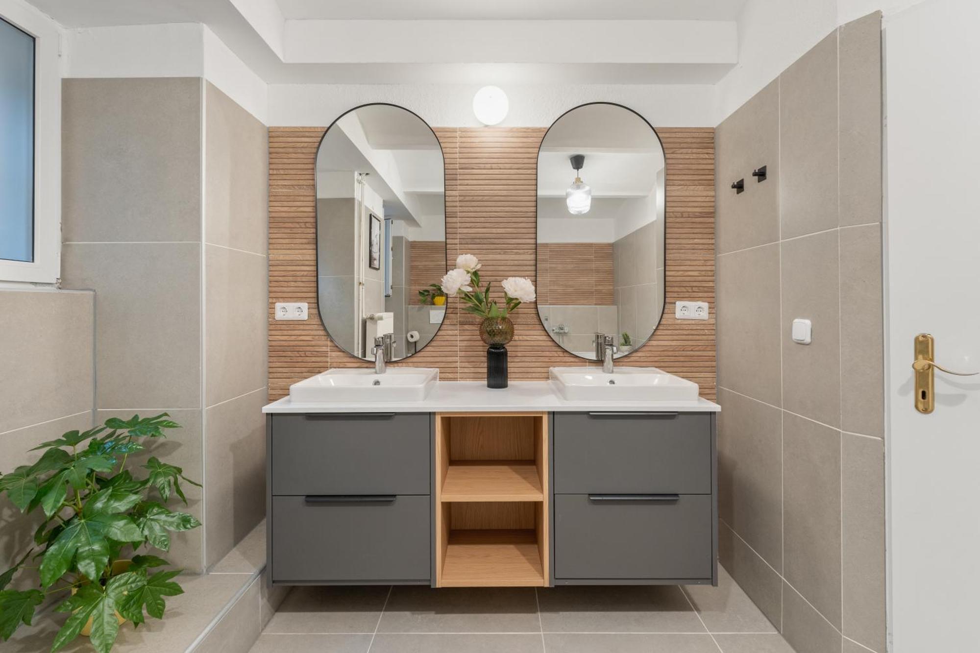 Apartment 33 L With 8 & 3 Bathrooms Berlin