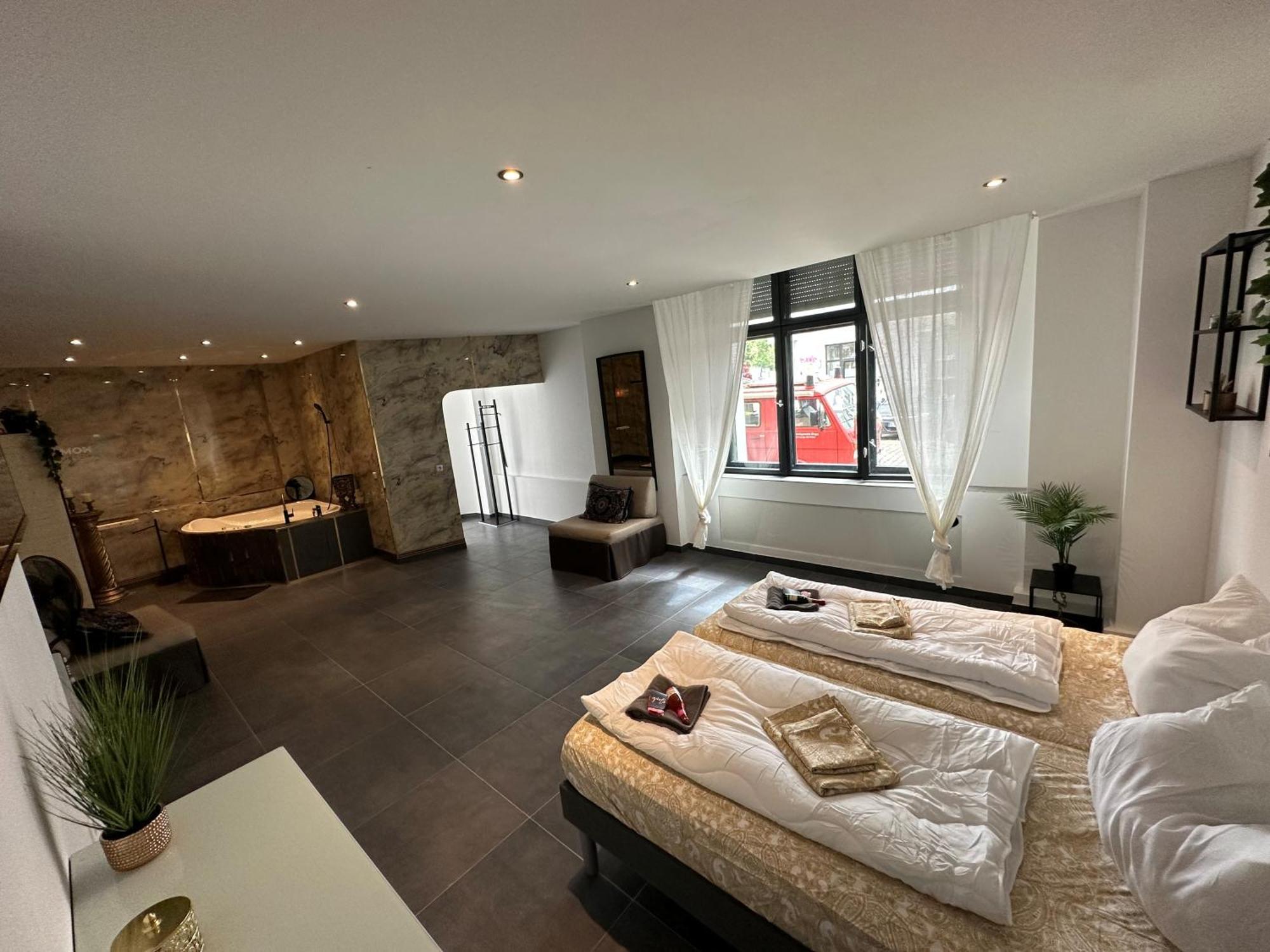 Julius Cesar Apartment