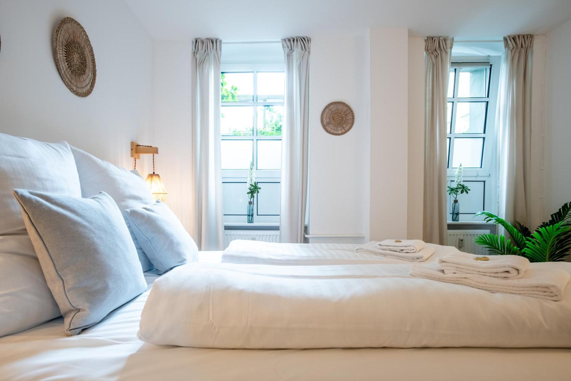 Charmantes 2-zimmer-apartment Mit Vorgarten Apartment *