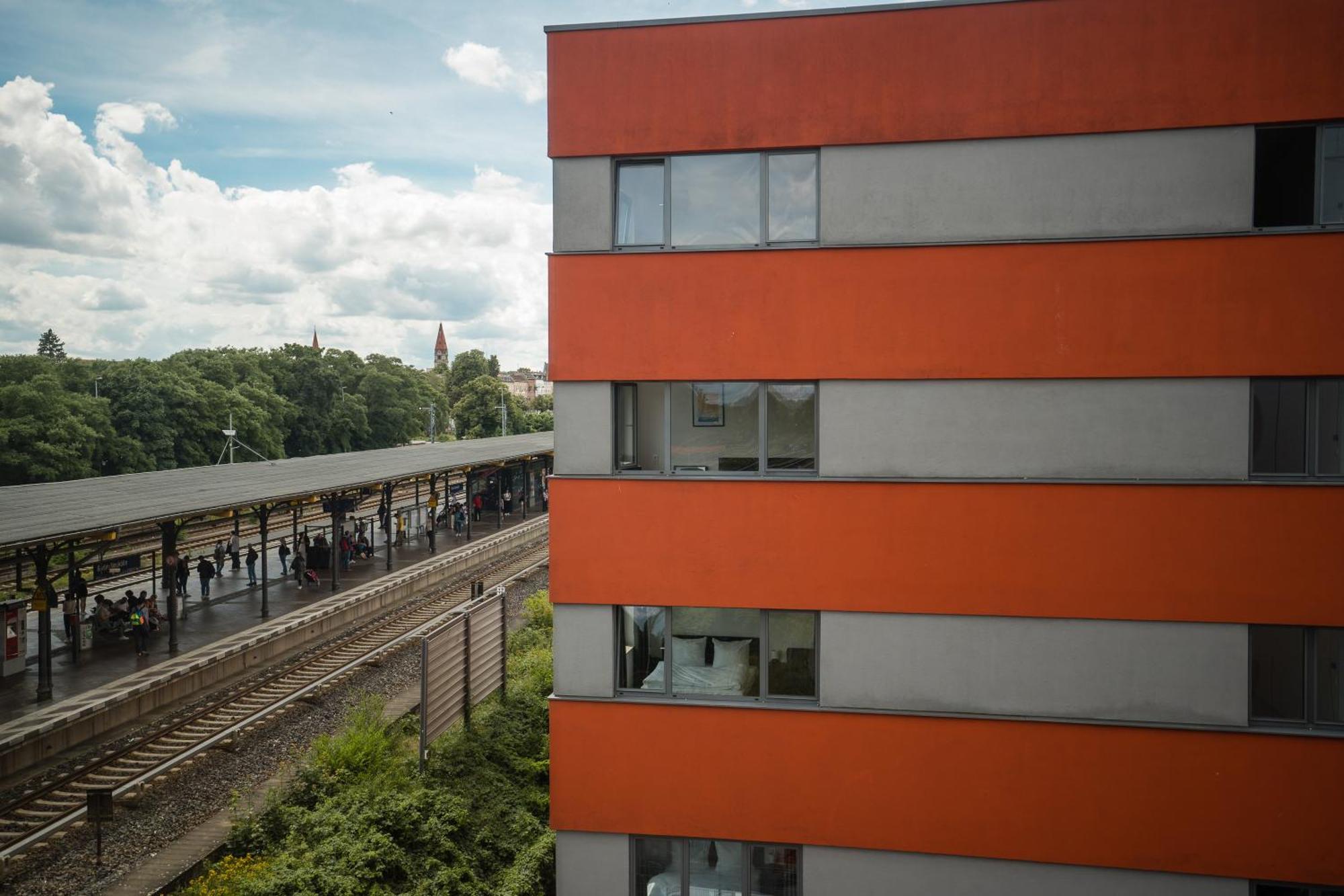 Apartmenthaus Neukoelln Berlin