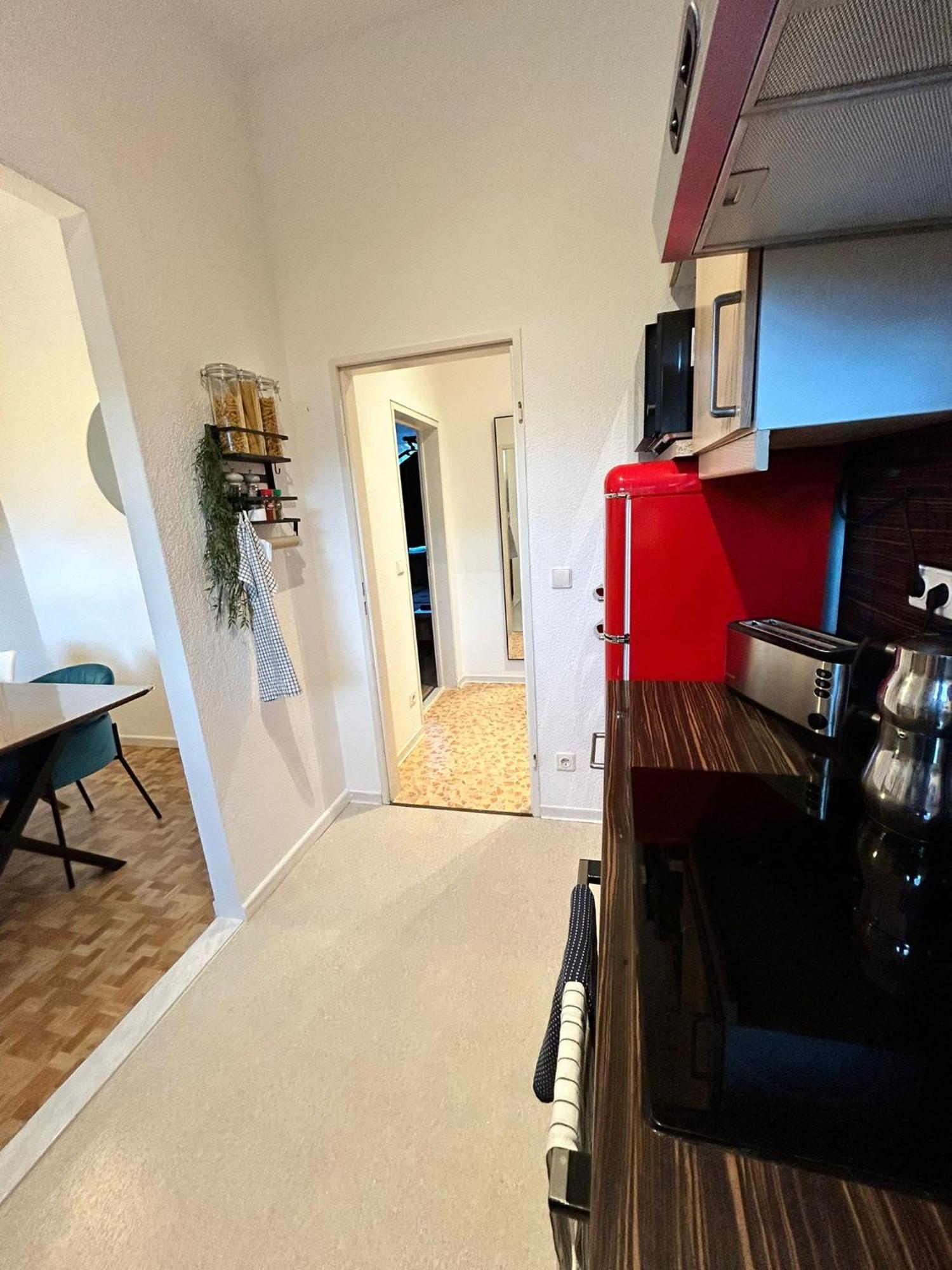 Duplex Ullstein- 4 Bedrooms, 2 Bathrooms, Living Room, 2 Parking Spaces, Boxspringbeds, Family & Business Apartment!