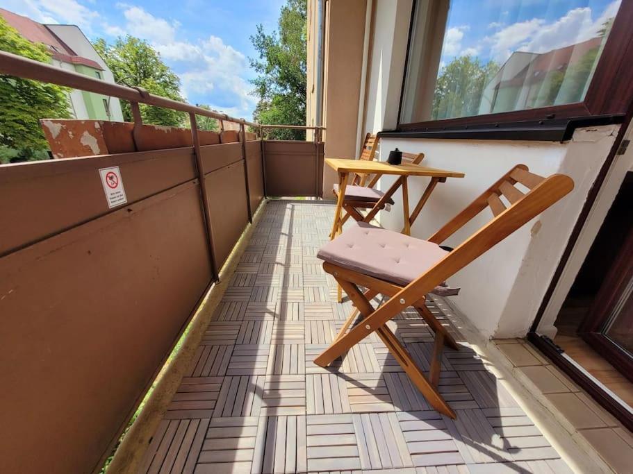 Duplex Ullstein- 4 Bedrooms, 2 Bathrooms, Living Room, 2 Parking Spaces, Boxspringbeds, Family & Business Apartment! Berlin