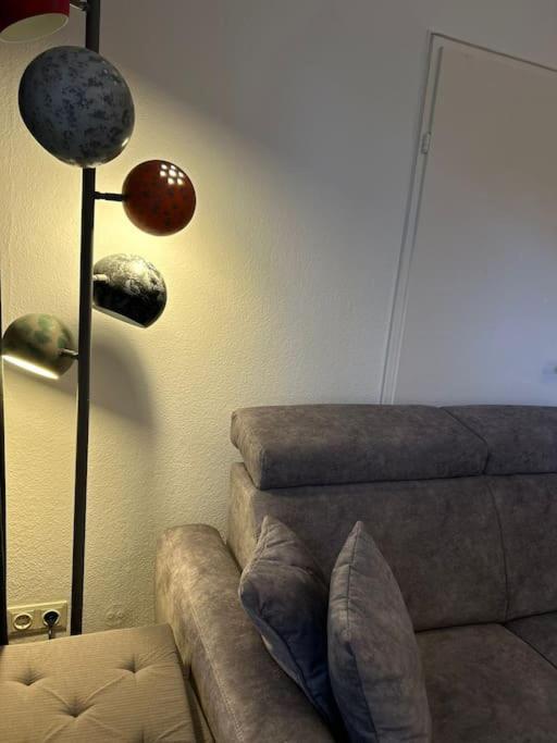 Duplex Ullstein- 4 Bedrooms, 2 Bathrooms, Living Room, 2 Parking Spaces, Boxspringbeds, Family & Business Apartment! Lejlighed *