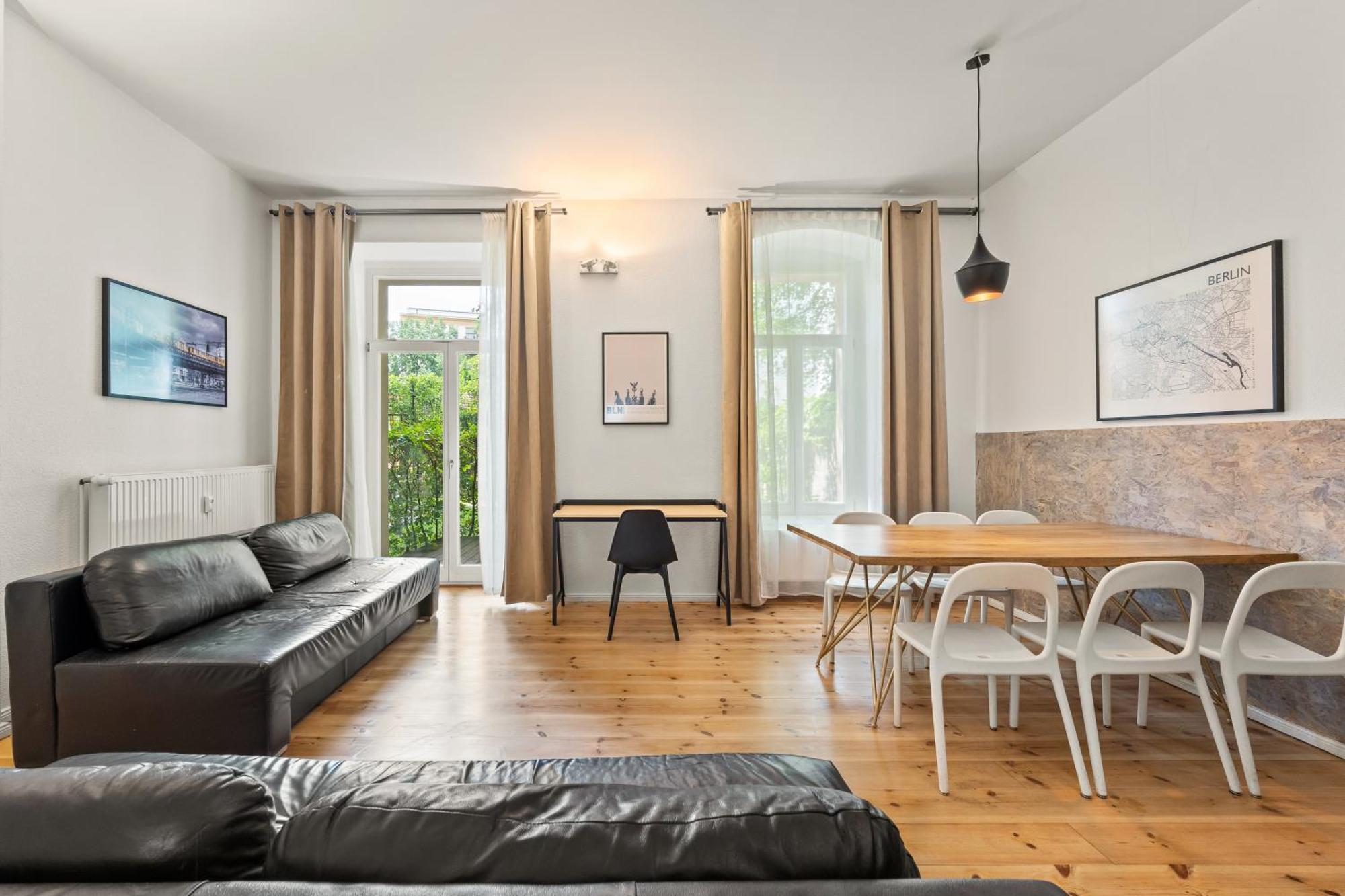Mooeve Friedrichs Big Apartment