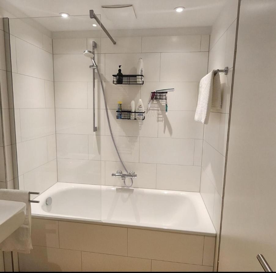 Beautiful 3room Suitable For 6 Persons Apartment *