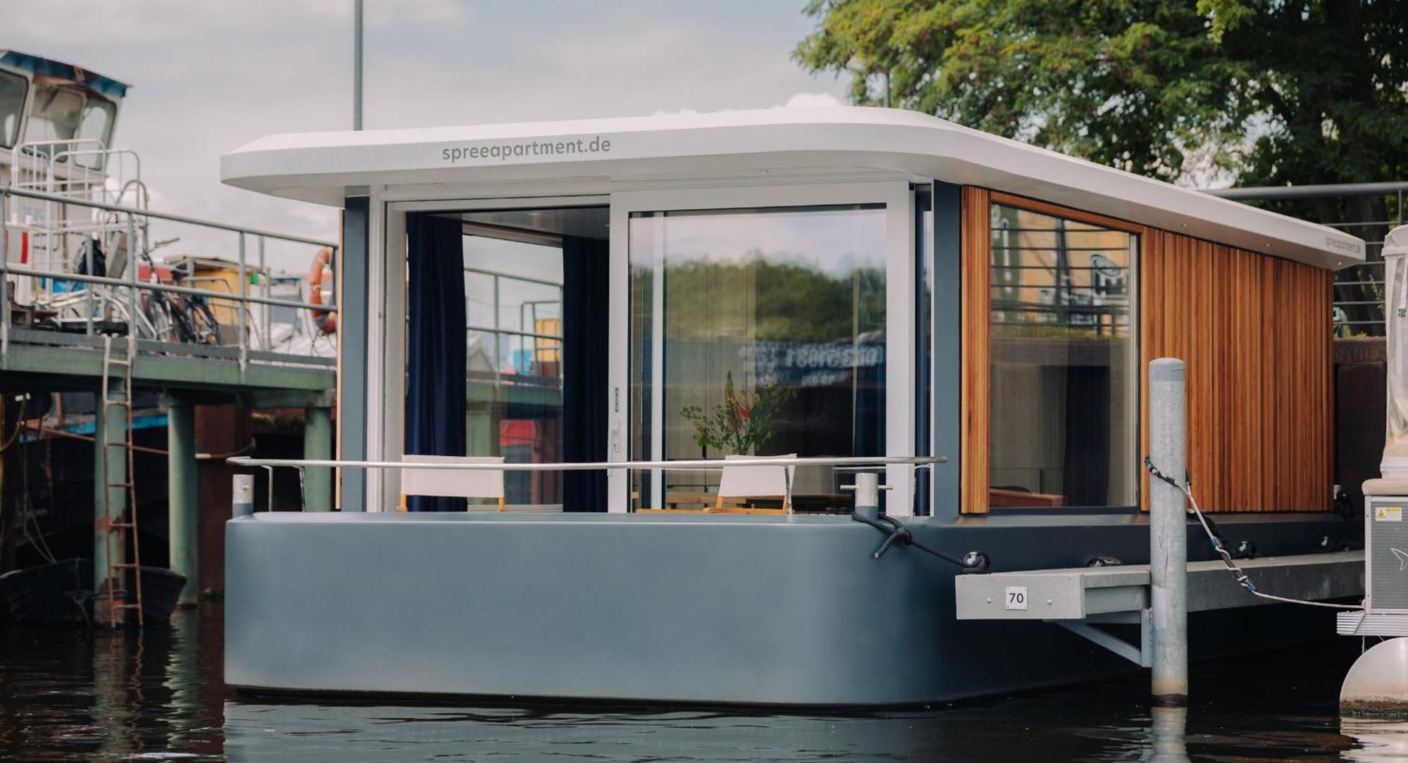 Botel Spreeapartment Mara 3*