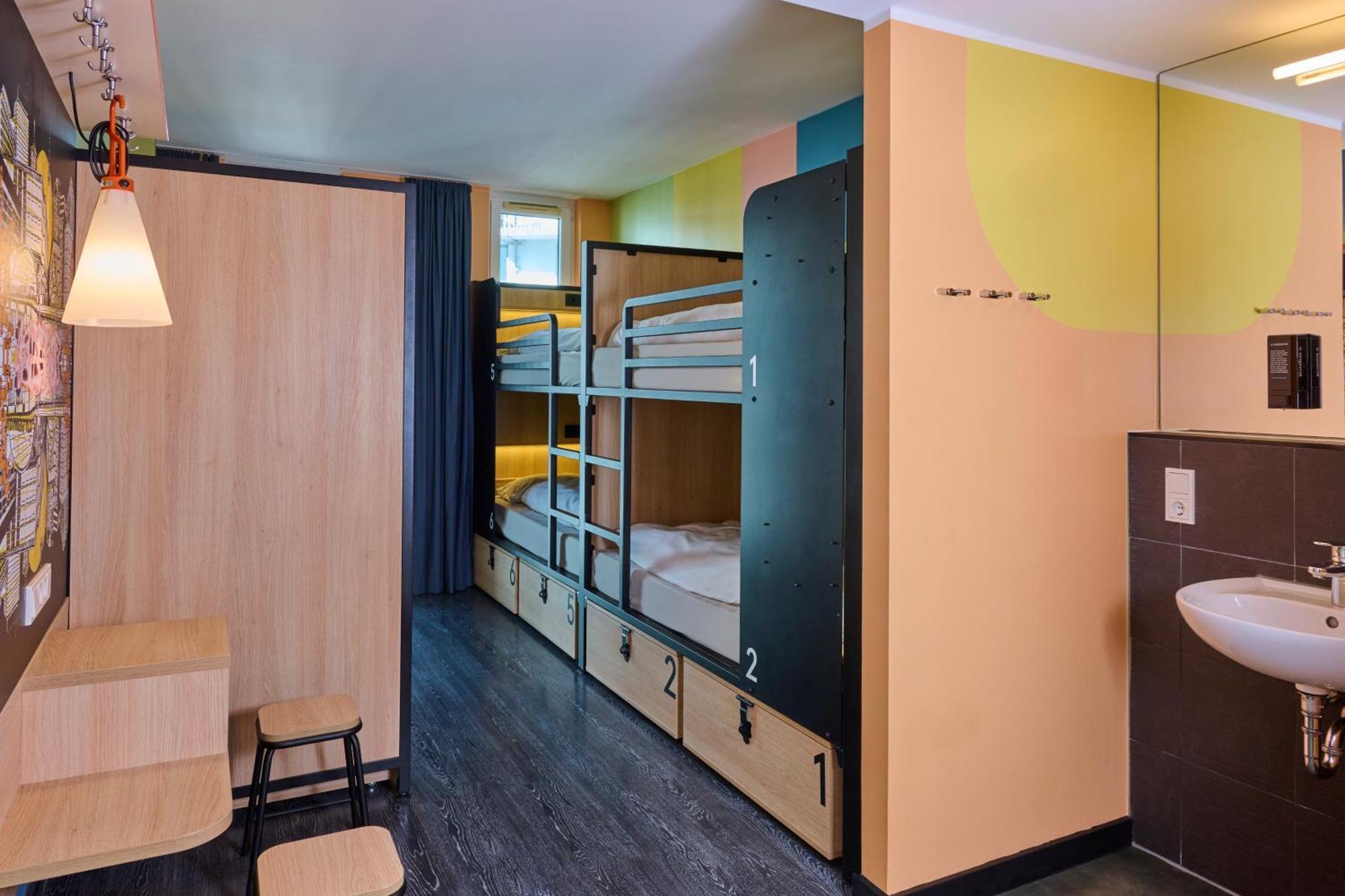 Hostel Generator Alexanderplatz *