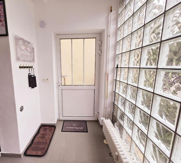 Lejlighed Duplex Ullstein- 4 Bedrooms, 2 Bathrooms, Living Room, 2 Parking Spaces, Boxspringbeds, Family & Business Apartment! Berlin