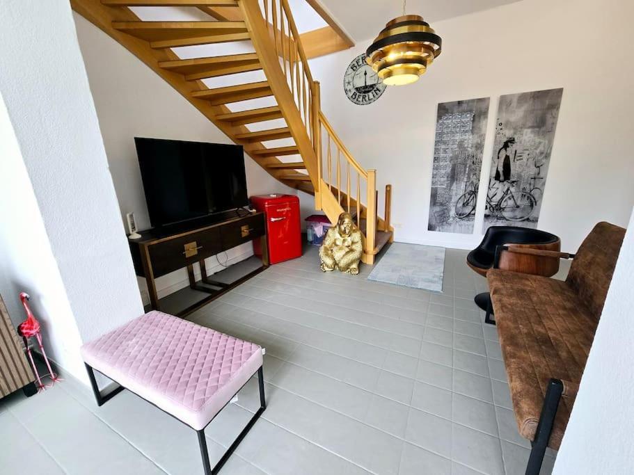 Duplex Ullstein- 4 Bedrooms, 2 Bathrooms, Living Room, 2 Parking Spaces, Boxspringbeds, Family & Business Apartment! Lejlighed