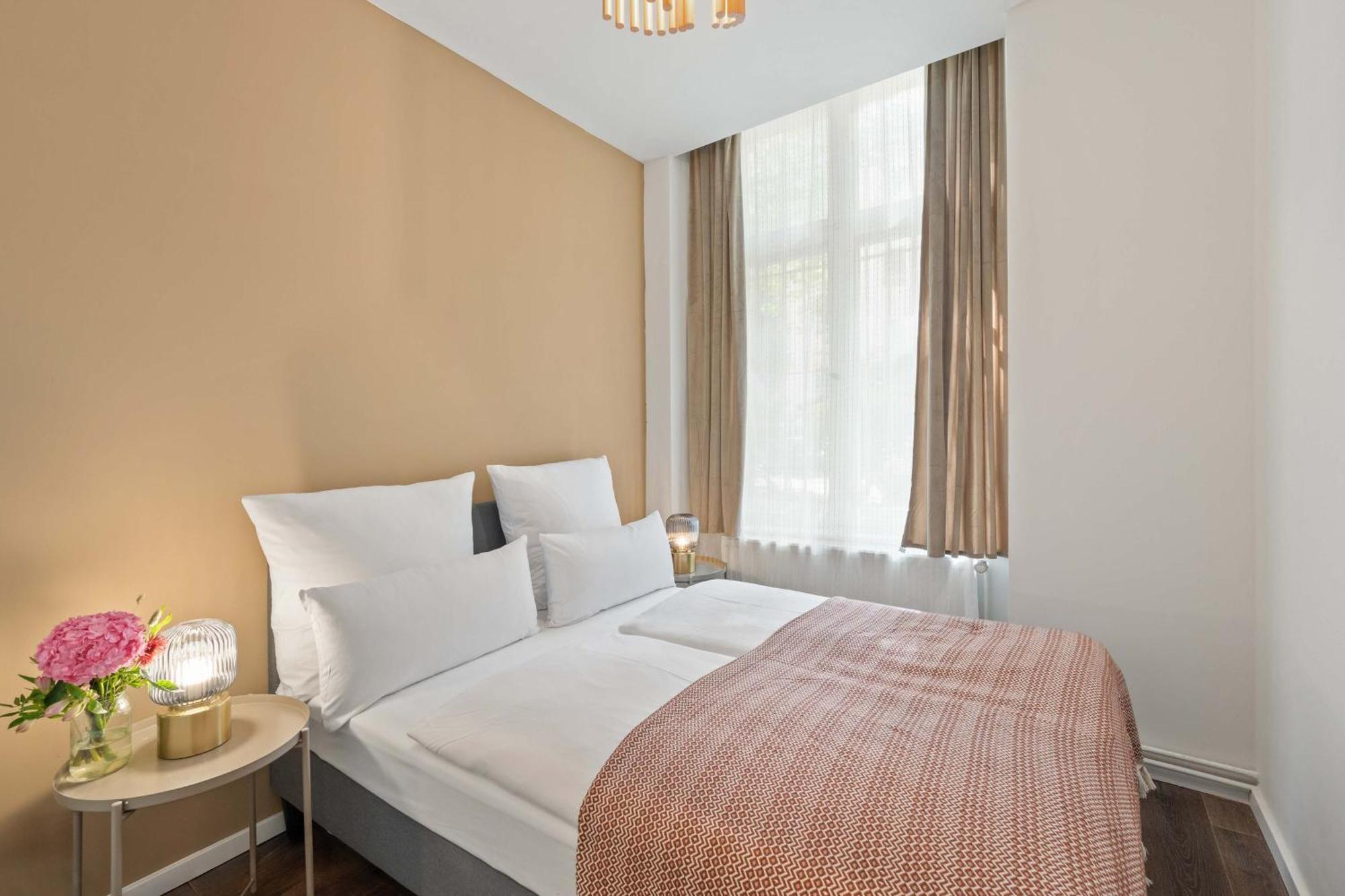 Apartment 33 I Und N Mitte *