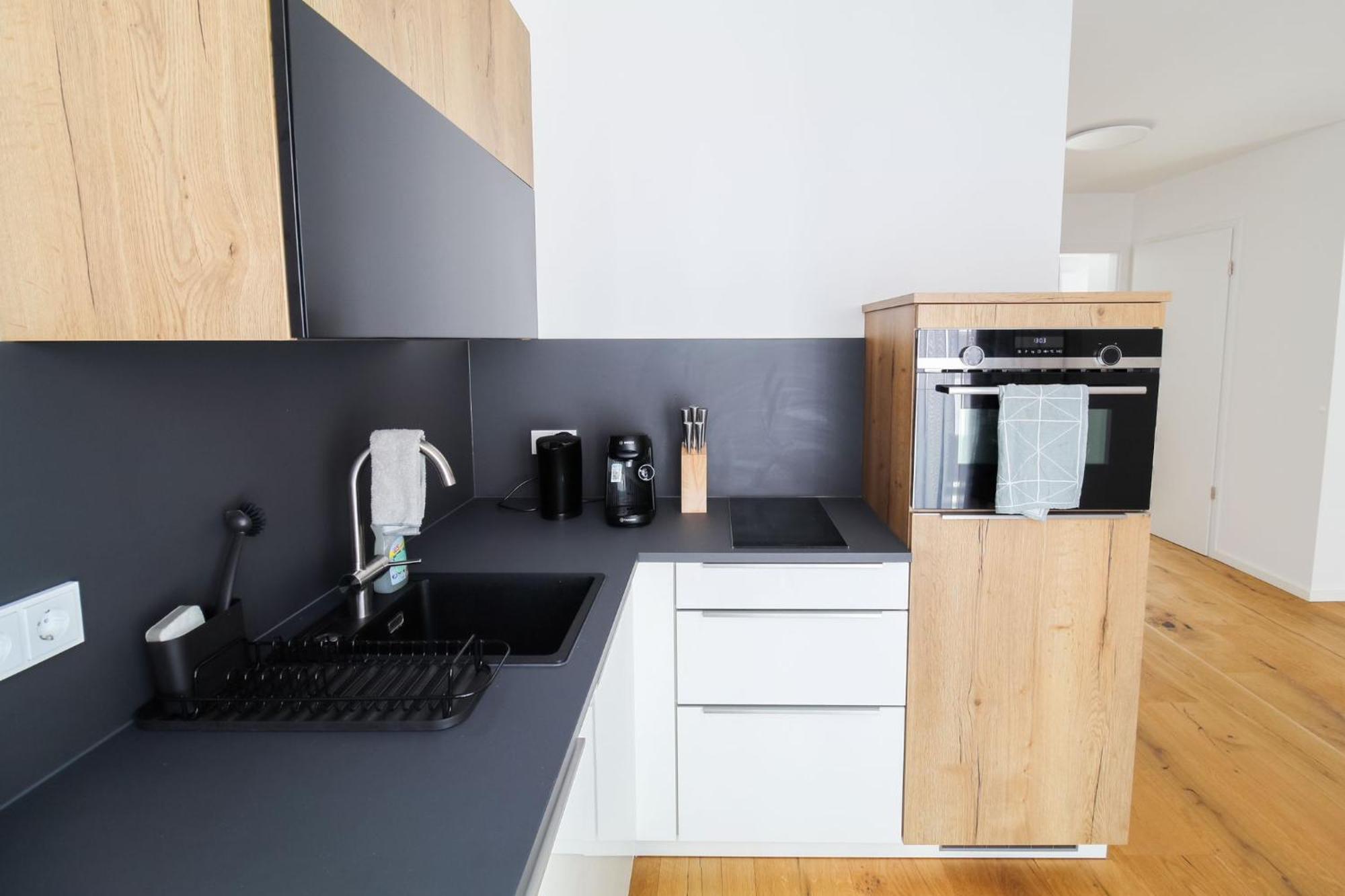 Helios Apartment *