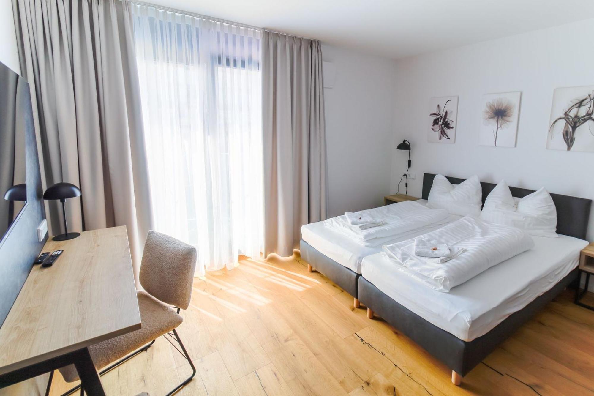 Helios Apartment *