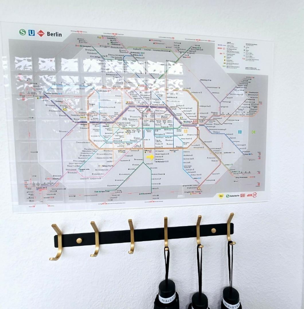 Duplex Ullstein- 4 Bedrooms, 2 Bathrooms, Living Room, 2 Parking Spaces, Boxspringbeds, Family & Business Apartment! * Berlin