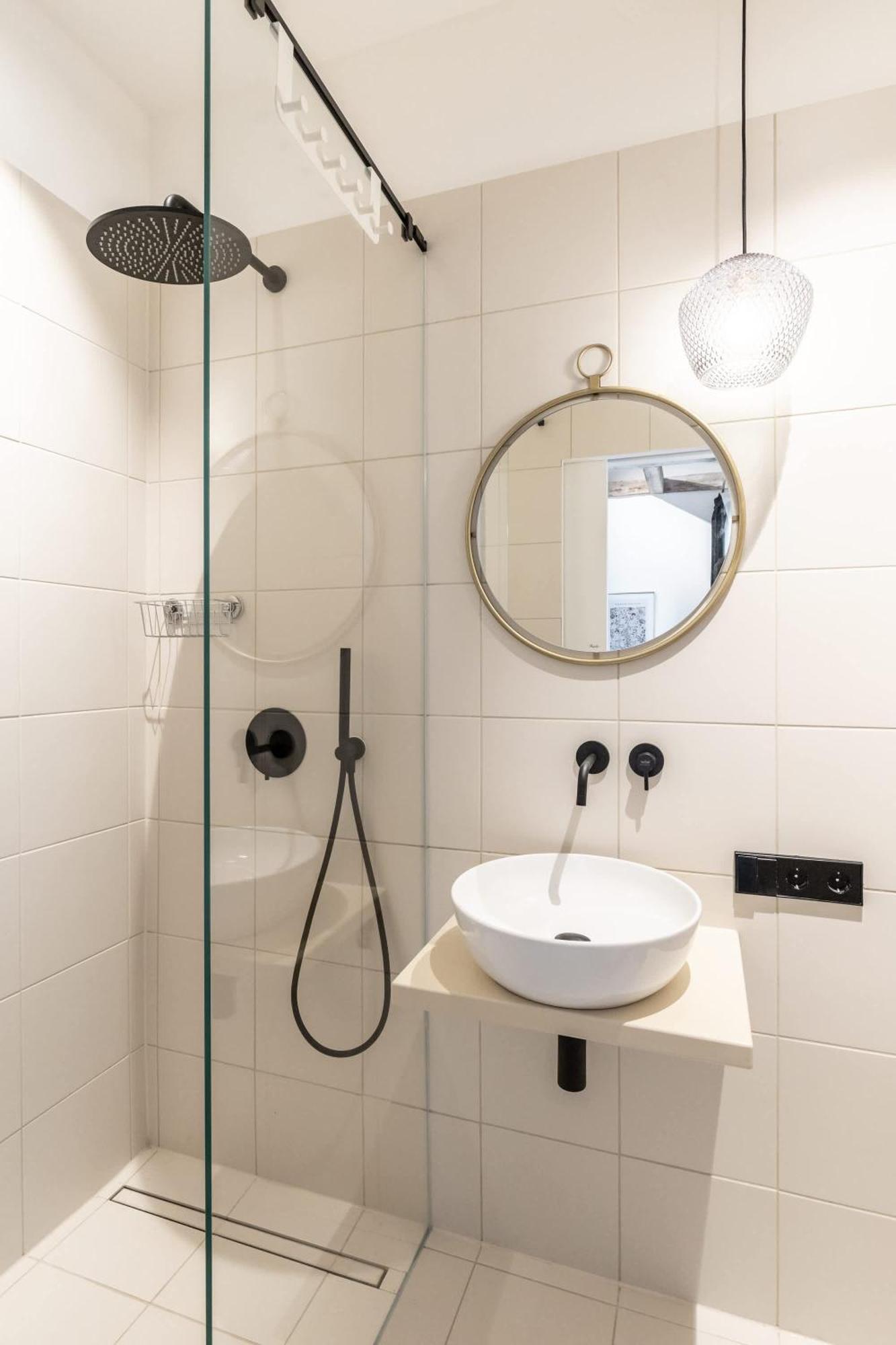 Apartment Coolest In Berlin, Easy Check-in, Big & Cozy, Near Center - Especially For Groups!