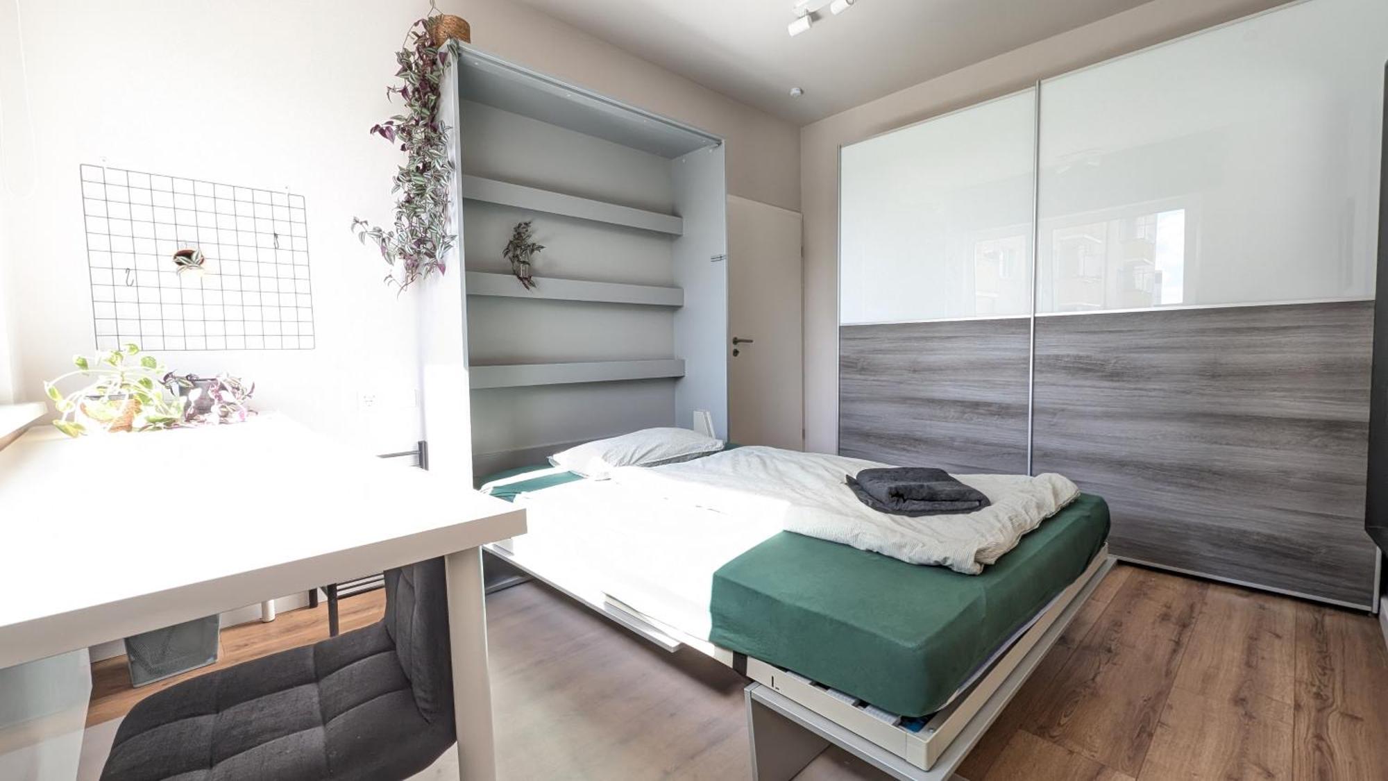 Urban Jungle Retreat Apartment *